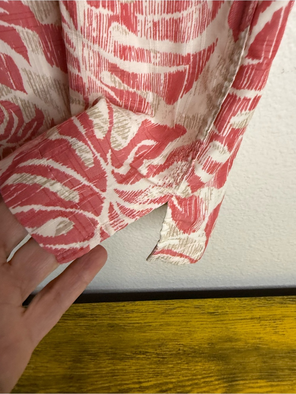 Caribbean Tropical Leaf Print Button Front Camp Shirt Muted Red Men’s Size Large - Picture 4 of 11